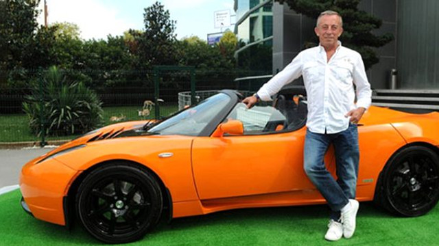 Ali Ağaoğlu lüks otomobillerini satışa çıkardı
