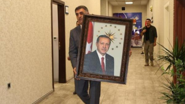 Kayyum geldi meclis gitti !