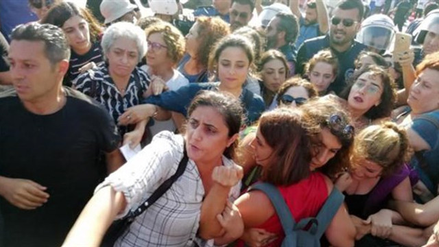 Kadınların kayyum protestosuna polis müdahalesi!
