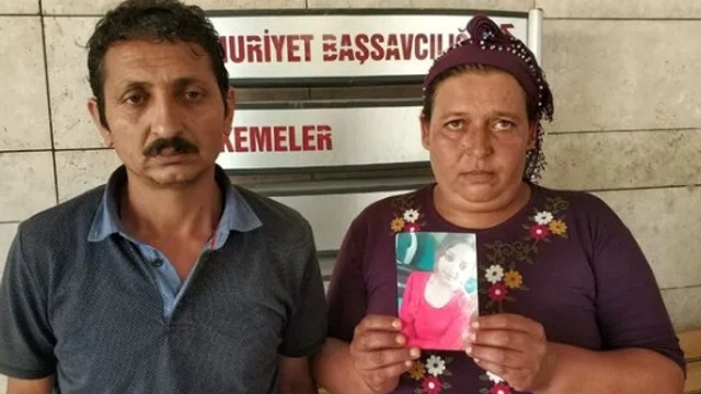 Şehir magandaları 16 yaşındaki kızı annesinin yanında kaçırdı