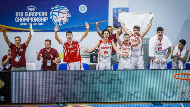 18 Yaş Altı Erkekler Avrupa Basketbol Şampiyonası'nda Türkiye finalde!