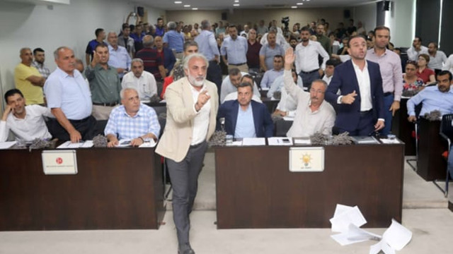 Belediye Meclisi'nde AK Parti ve MHP'den tartışılan ''hayır''
