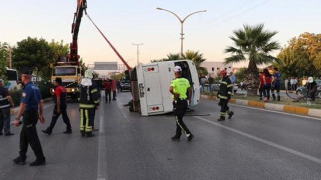 Midibüs kaza yaptı: 3'ü ağır 14 yaralı