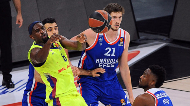Anadolu Efes, Chris Singleton'ı kadrosuna kattı