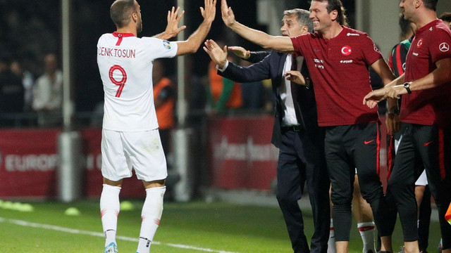 A Milliler ezip geçti !
