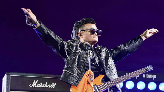 Alibaba kurucusu Jack Ma rock konseri vererek veda etti
