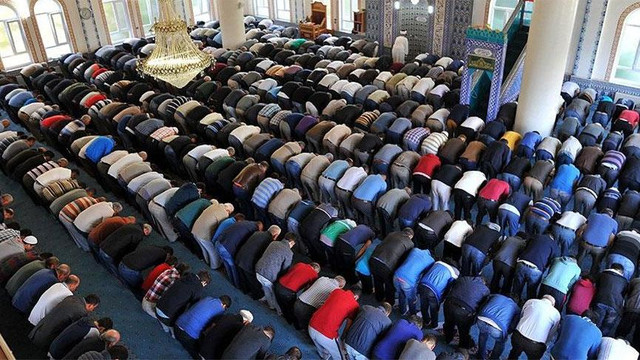 Hollanda'da o camiler kapatılacak
