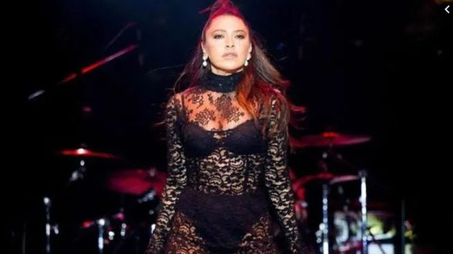 250 bin TL'lik Hadise konseri Kıbrıs'ı karıştırdı