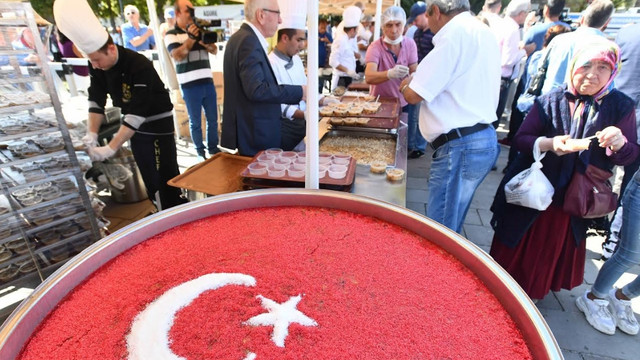 Ankara Büyükşehir Belediyesi'nden Aşure ikramı