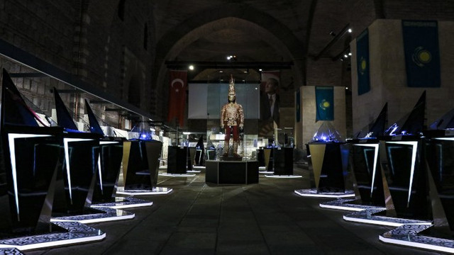 2 bin 500 yıllık 'Altın Elbiseli Adam' Türkiye'de