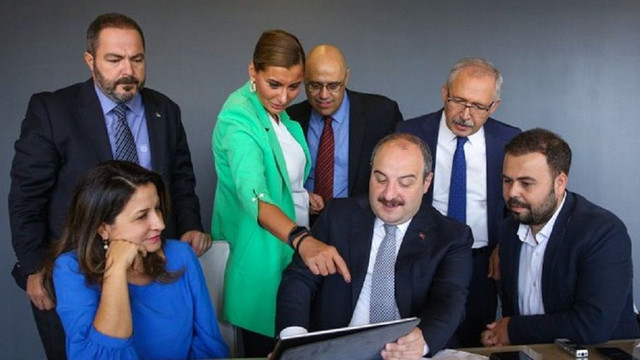 Hande Fırat yerli otomobili anlattı: 4 kapısı, 4 lastiği, direksiyonu var''