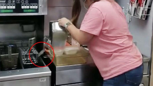 Fast food zincirinde mide bulandıran olay