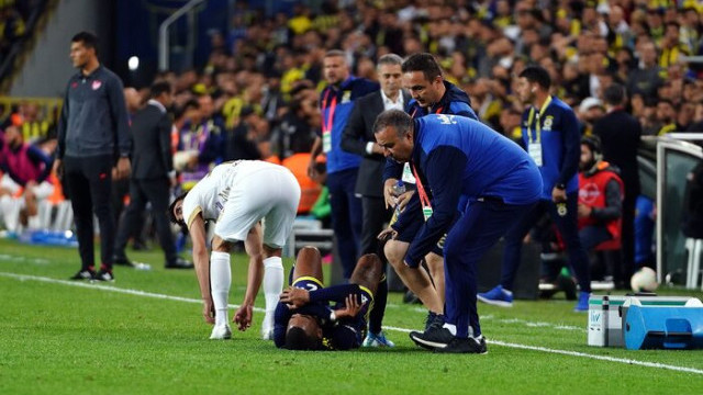 Fenerbahçe'de Rodrigues'in ayak bileğinde zorlanma tespit edildi