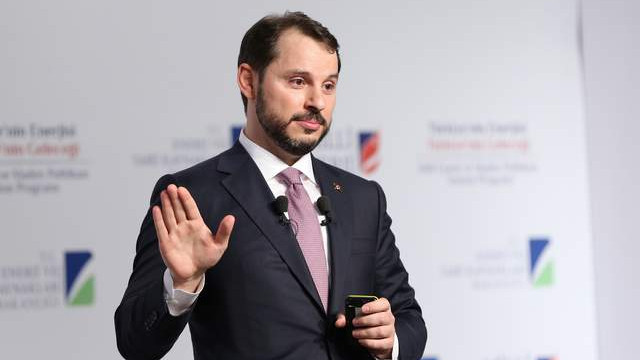 Özge Ulusoy tweet'ine Albayrak'a hakaret iddiasıyla soruşturma açıldı