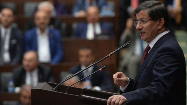 AK Parti'den ihracı istenen Davutoğlu sessizliğini bozdu !
