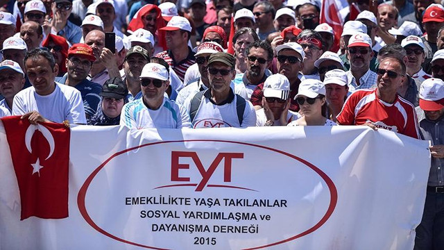 EYT'liler meydanlara iniyor