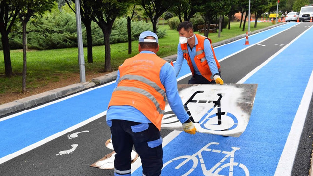 Başkent'te korna ve fren seslerinin yerini pedal sesleri alıyor