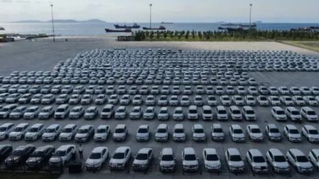 Yenikapı'daki tartışma yaratan araçlar kaldırıldı