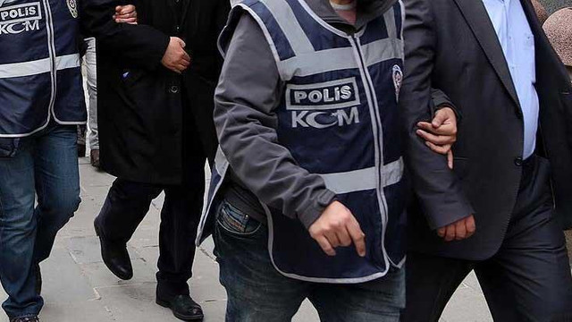 4'ü muvazzaf asker 1'i doktor... Gözaltına alındı !