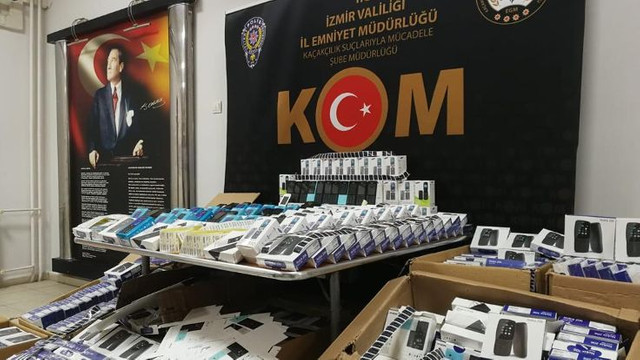 Dev kaçak cep telefonu operasyonu!