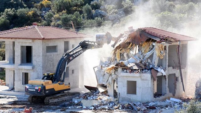 SİT alanına villa yaptılar, kendileri yıktılar