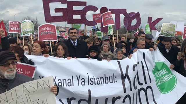Kanal İstanbul'a ''hayır'' diyen yüzlerce vatandaş eylem yaptı