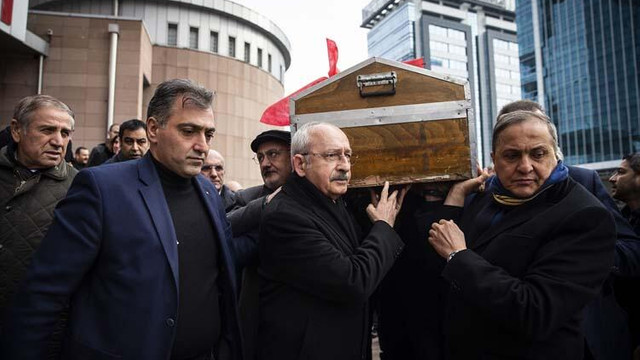 CHP'nin acı günü ! Gözyaşları sel oldu
