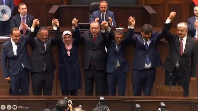 5 belediye başkanı AK Parti'ye geçti