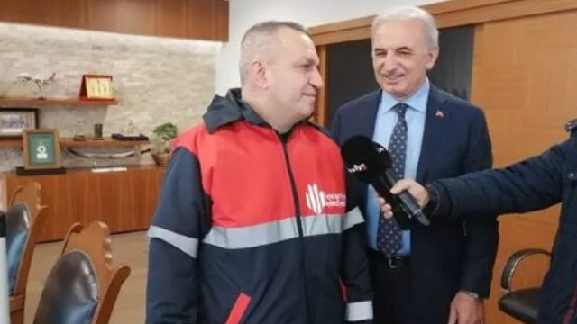 Köpeği kurulayan temizlik işçisinin geçmişinden dram çıktı