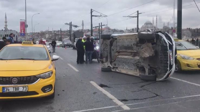 Galata Köprüsü'nde trafiği kilitleyen kaza