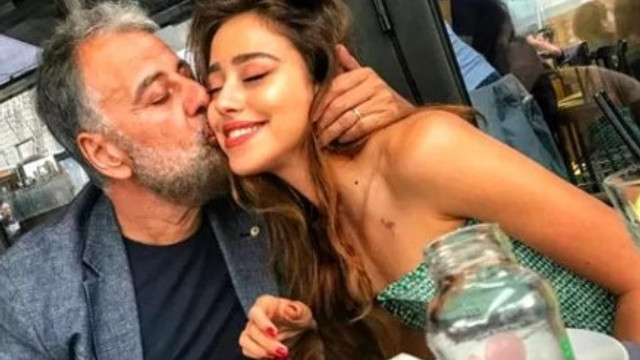 Zeynep Alkan iç çamaşırını gösterdi !