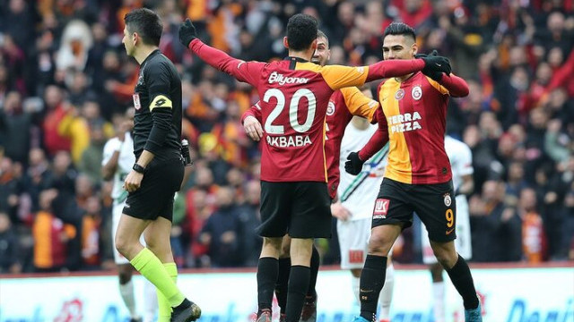 Galatasaray'da Emre Akbaba, Seri ve Sarachi'nin açıklamaları