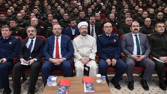 Diyanet Harbiye'de konferans verdi