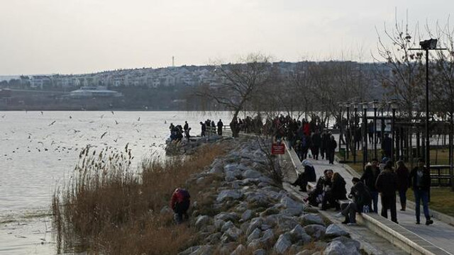 Kar bekliyorduk; bahar geldi! Hava buz gibi ama ısınacak!