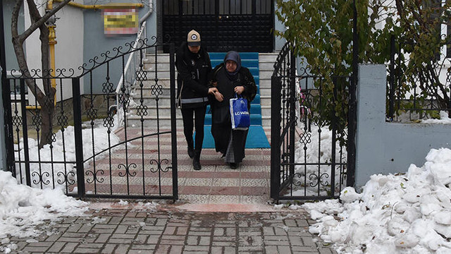 FETÖ'cü çift saklandıkları evde yakalandı