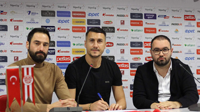 Antalyaspor'da Jahovic imzaladı