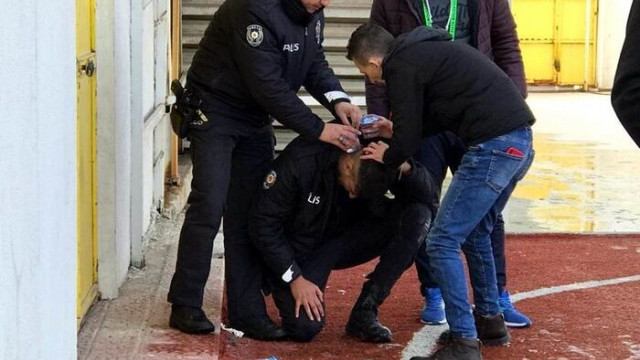 Kütahya'da olaylı maç, bir polis memuru başından yaralandı