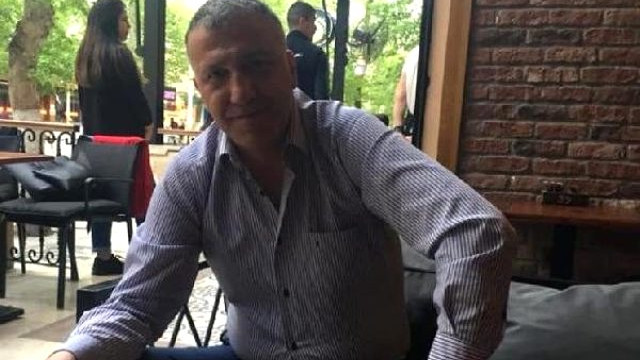 Depremde başına sac parçası düşen vatandaş hayatını kaybetti