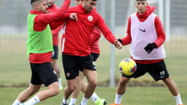 Antalyaspor yağmur altında çalıştı