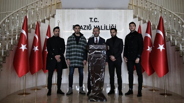 Bakan Kasapoğlu ve futbolculardan bir dizi ziyaret
