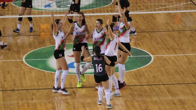 Kadınlar Voleybol 1. Ligi: Karşıyaka: 3 - Göztepe: 0