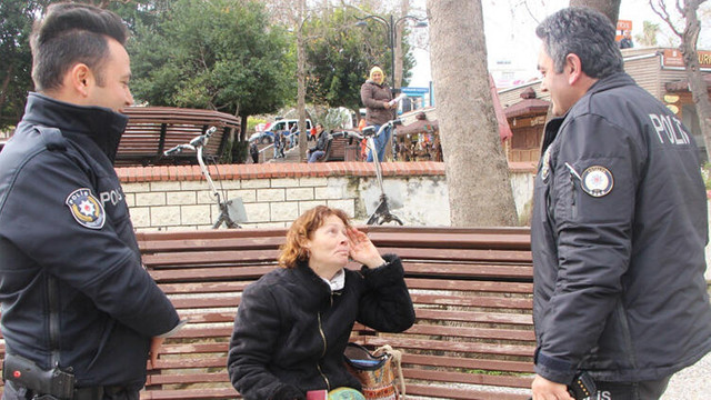 https://i.haber3.com/2/640/360/files/2020/1/31/5076903/polonyali-kadin-turist-polise-zor-anlar-yasatti-bWd.jpg?v=a1580460402 https://i.haber3.com/2/640/360/files/2020/1/31/5076903/polonyali-kadin-turist-polise-zor-anlar-yasatti-bWd.jpg?v=a1580460402