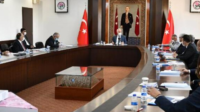 Vali Seymenoğlu: Ölümlü vaka sayılarımız ilk aylardan çok daha fazla