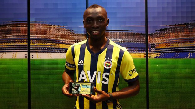 Fenerbahçe forvet transferini Yeşilçam'ın efsane sahnesi ile duyurdu