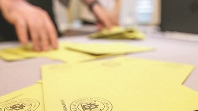 Iste Son Secim Anketi Ekonomik Kriz Oylari Eritti Politika