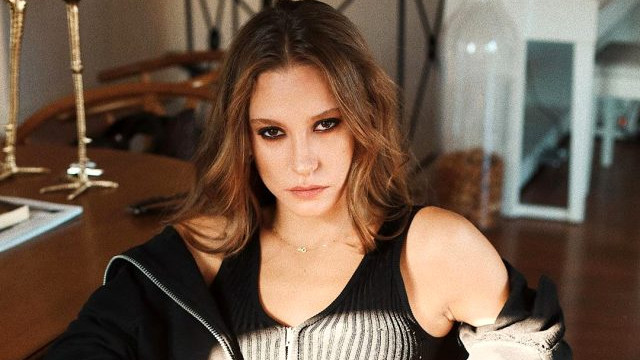 Serenay Sarıkaya sahte isimle estetik mi oldu? Başhekim noktayı koydu