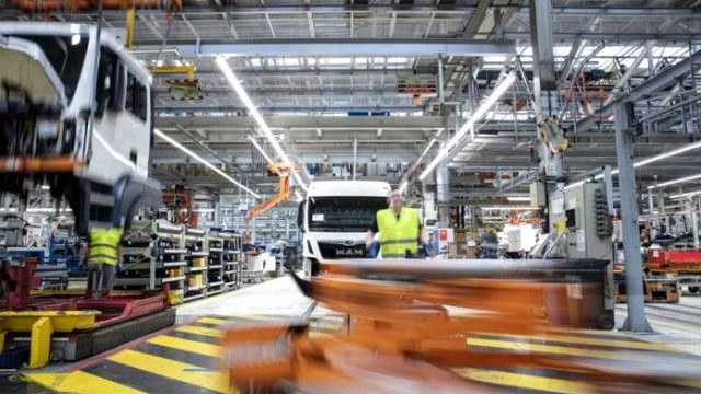 Volkswagen'den flaş karar! Otobüs ve kamyon üretimi Türkiye'de yapılacak