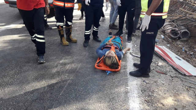 Mersin'de işçi midibüsü devrildi: Ölü ve yaralılar var