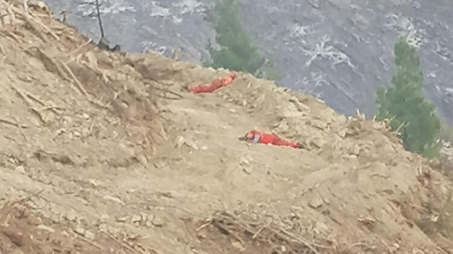 44 saatin sonunda toprak üzerinde uyudular