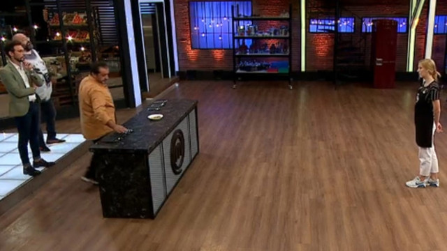 MasterChef'te gergin gece! Mehmet Şef yemeği bile tatmadı